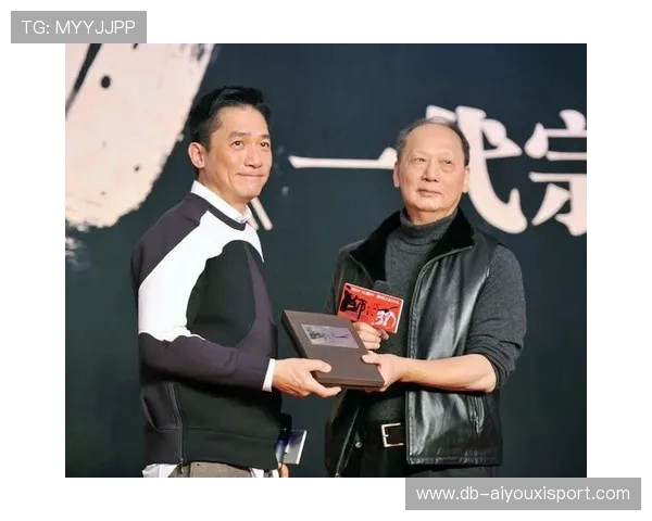 俱乐部公布重磅加盟，球员签约现场星光熠熠