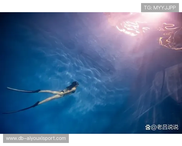 自由潜的“静态闭气”：水中静止的窒息艺术
