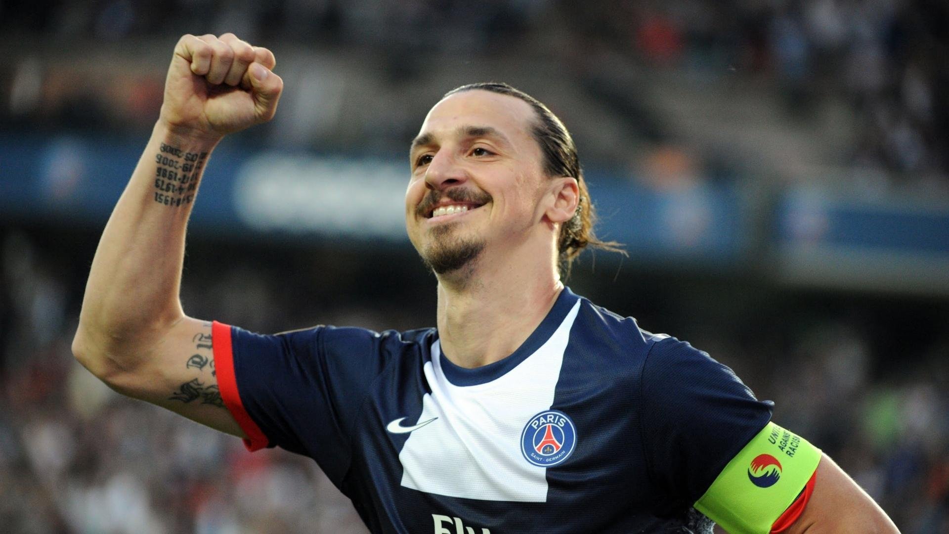 男子篮球注重球员个人技术提升促进全面发展，篮球运动员如何提高身体素质